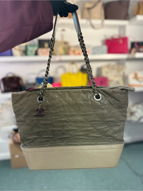 Handbags - @saribschulman CHANEL BAG $1999 + GUCCI FLORAL BAG $699 (promo exemption)